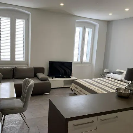 Zara City Apartments זאדאר